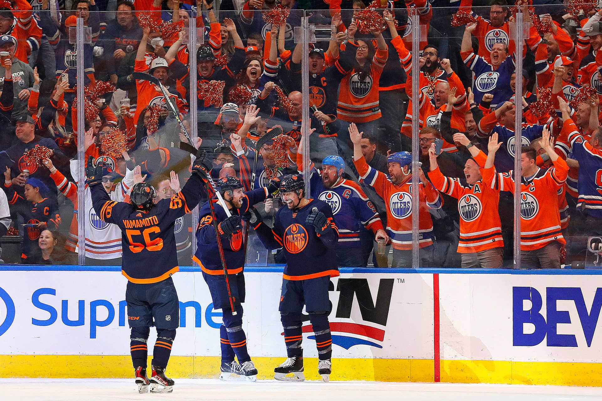 Oilers Huddle The Edmonton Oilers Are Relishing Their Moment - TWSN