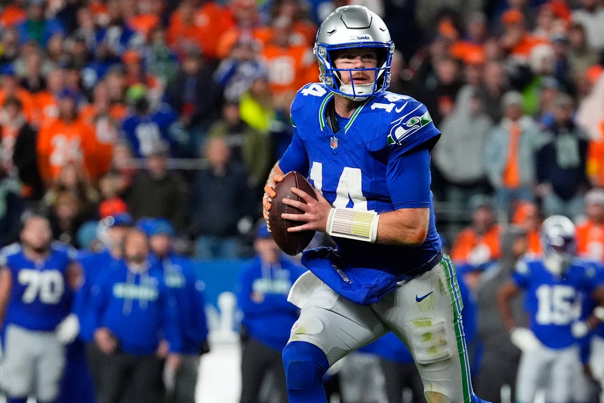 The Seattle Seahawks to Bench Sam Darnold? - TWSN